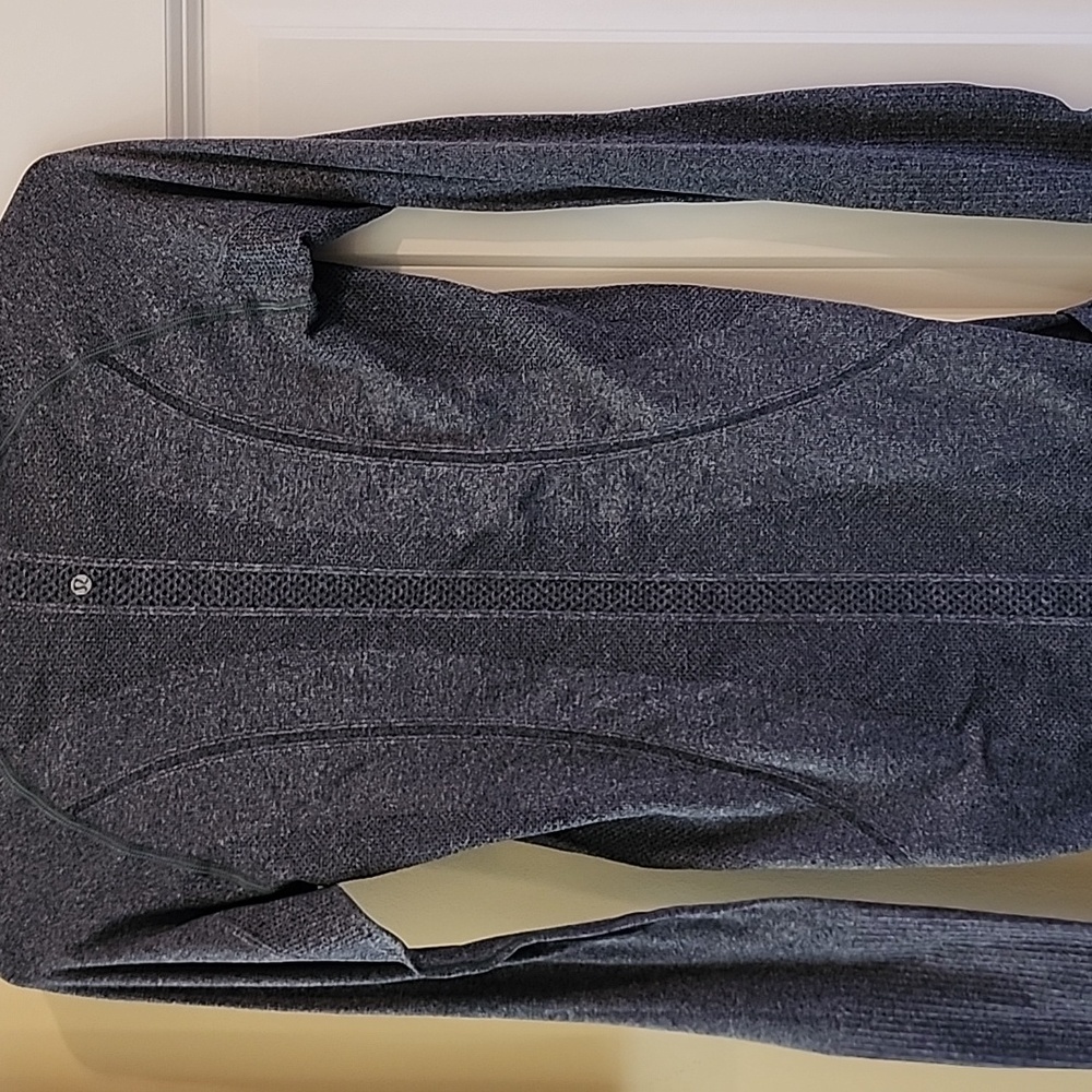 Workout/yoga  shirt - Picture 4 of 4